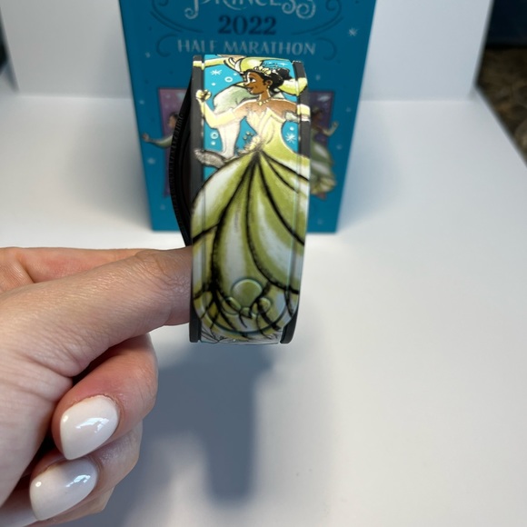 Disney Princess Half Marathon Weekend Limited Edition MagicBand - Picture 5 of 7